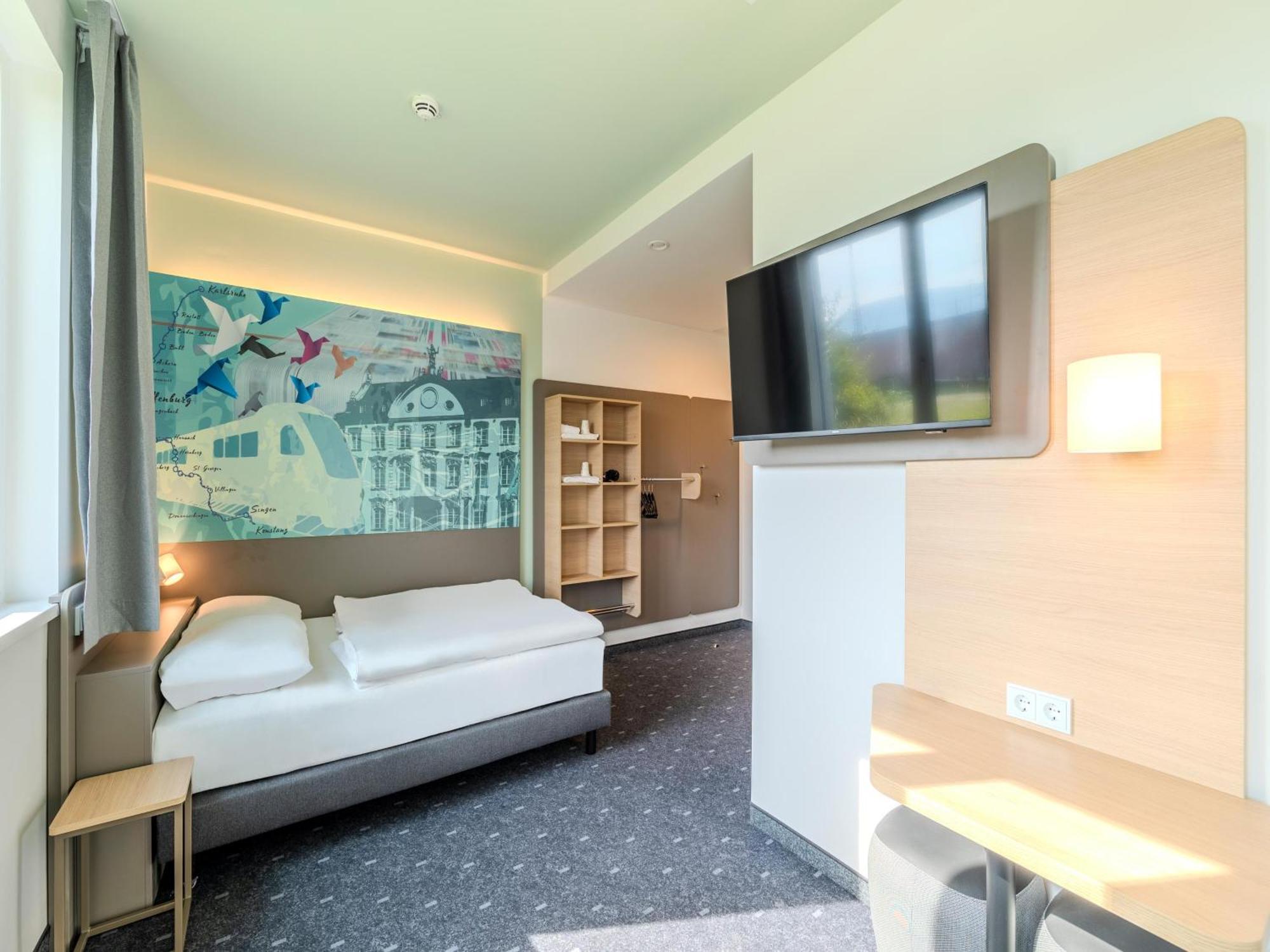 B&B Hotel Offenburg-Hbf Esterno foto