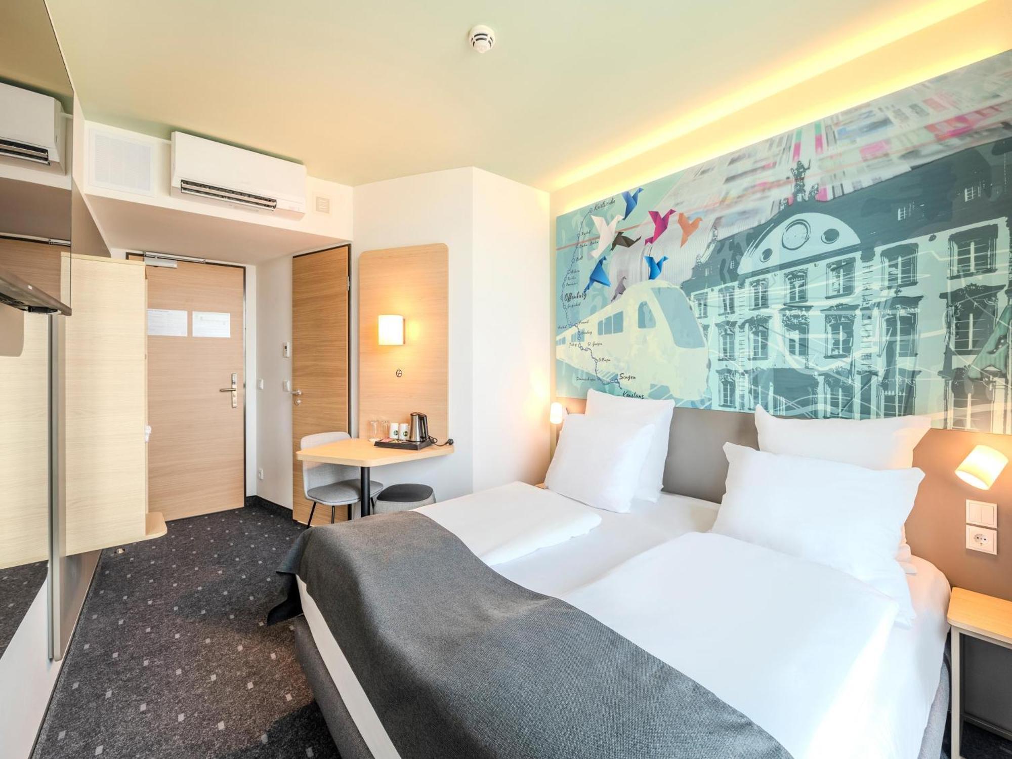 B&B Hotel Offenburg-Hbf Esterno foto