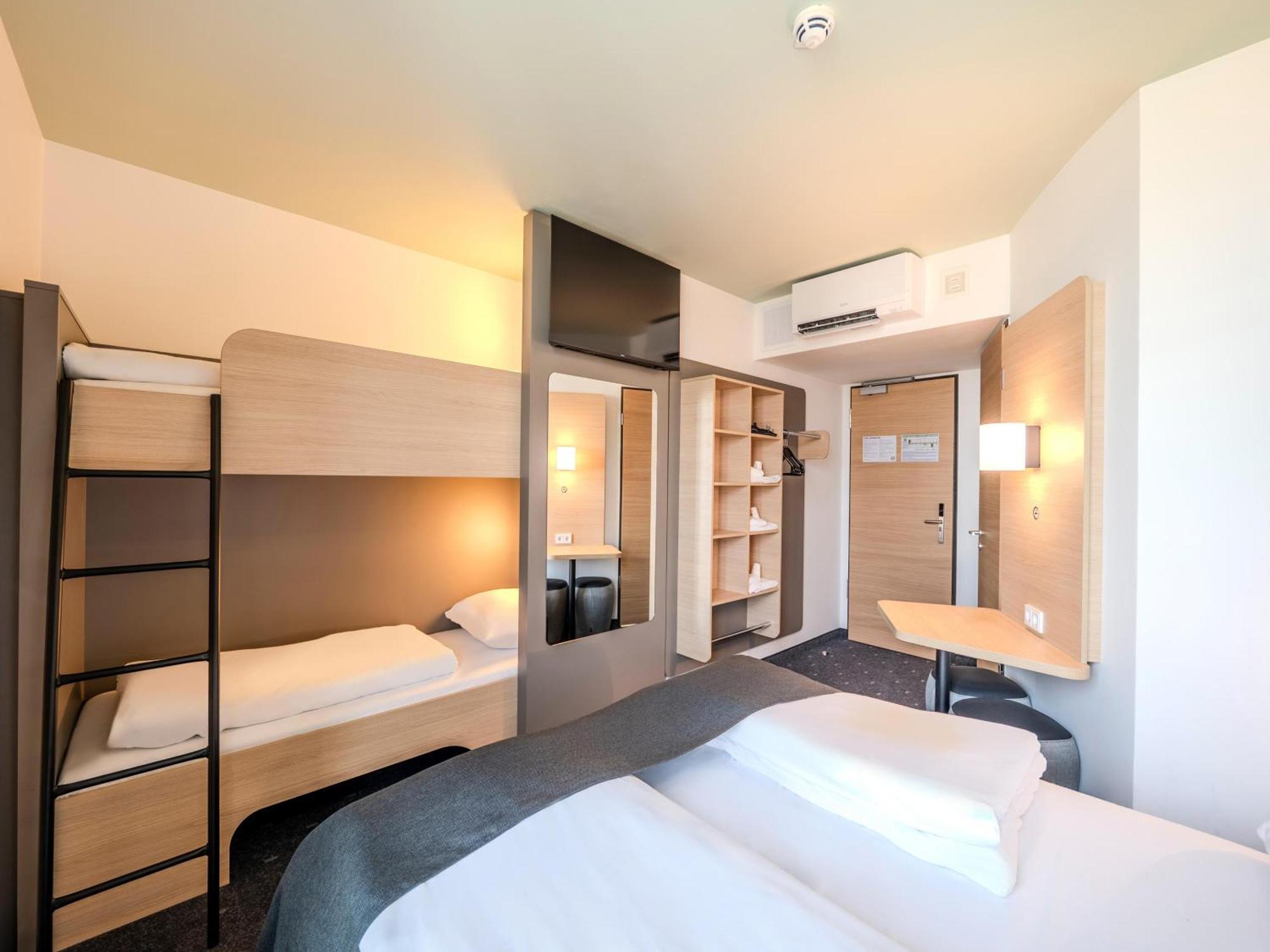 B&B Hotel Offenburg-Hbf Esterno foto