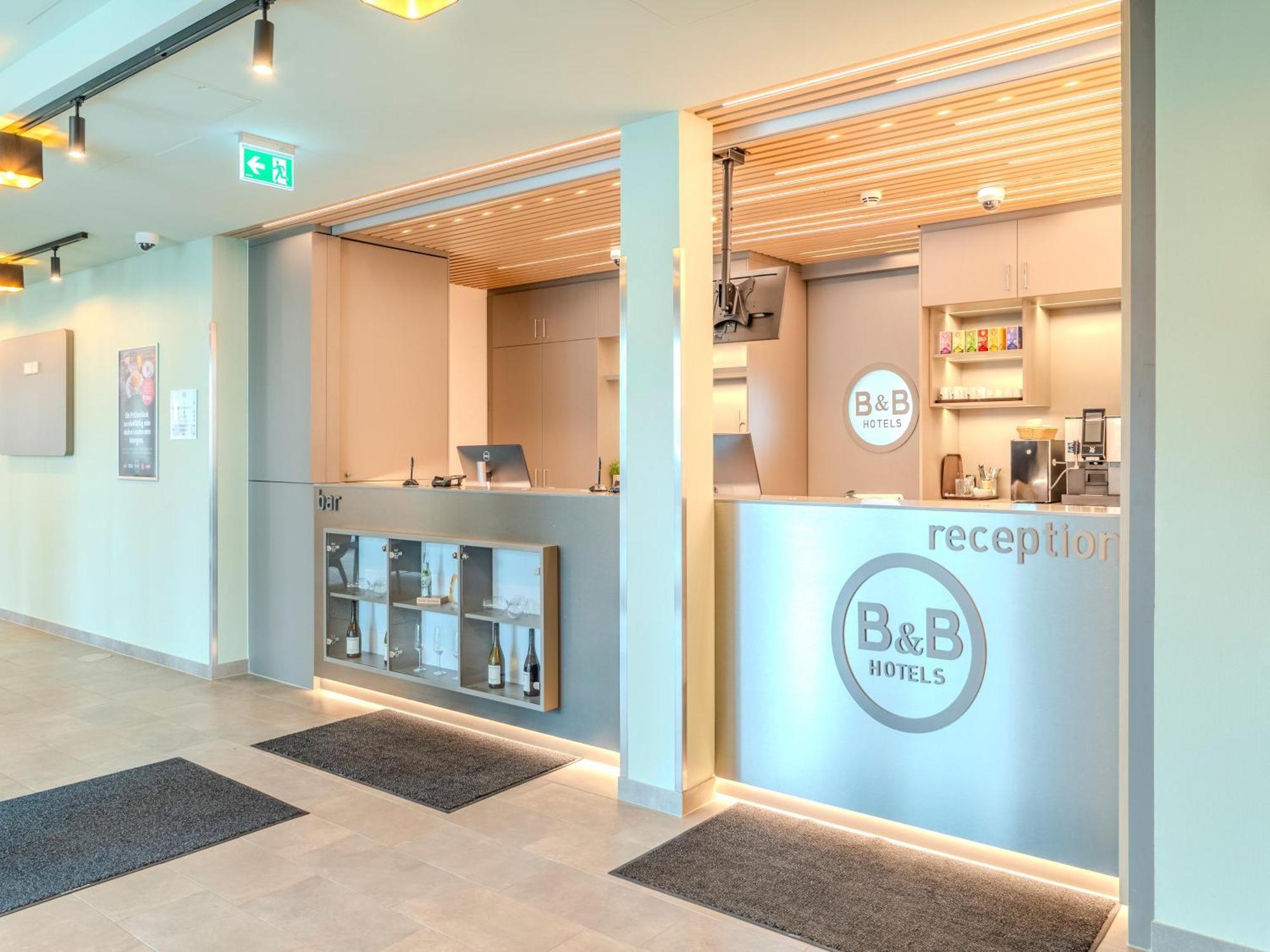 B&B Hotel Offenburg-Hbf Esterno foto