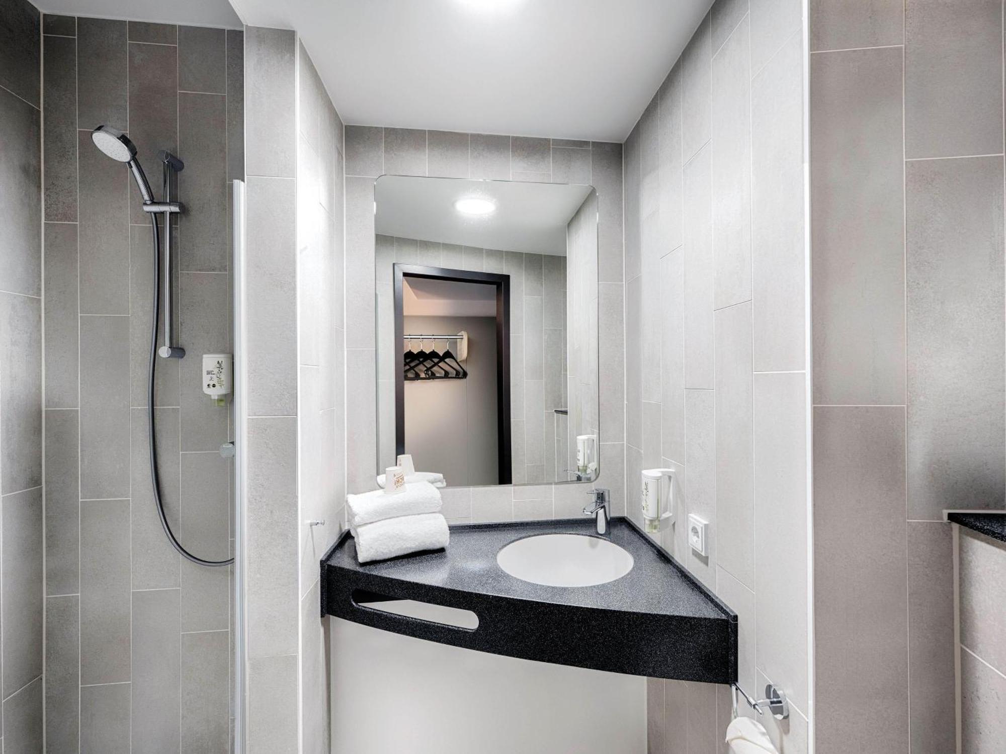 B&B Hotel Offenburg-Hbf Esterno foto